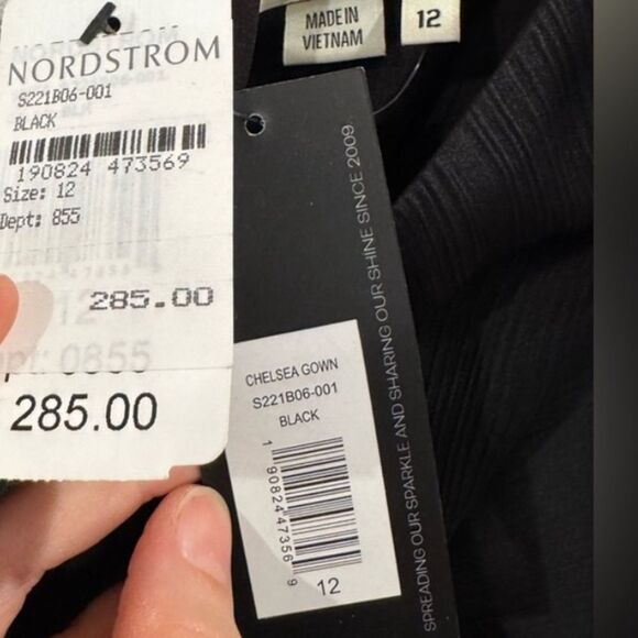 NWT Sachin & Babi Women's Chelsea One-Shoulder Crinkle Georgette
Gown - Picture 5 of 6